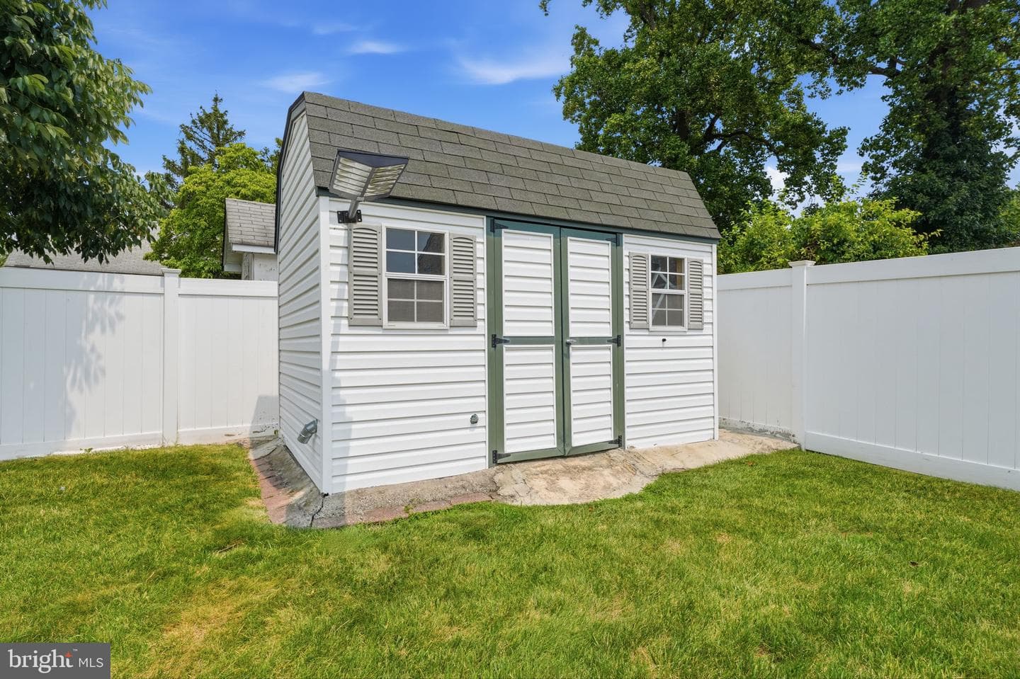 2347 Maple Avenue photo 44