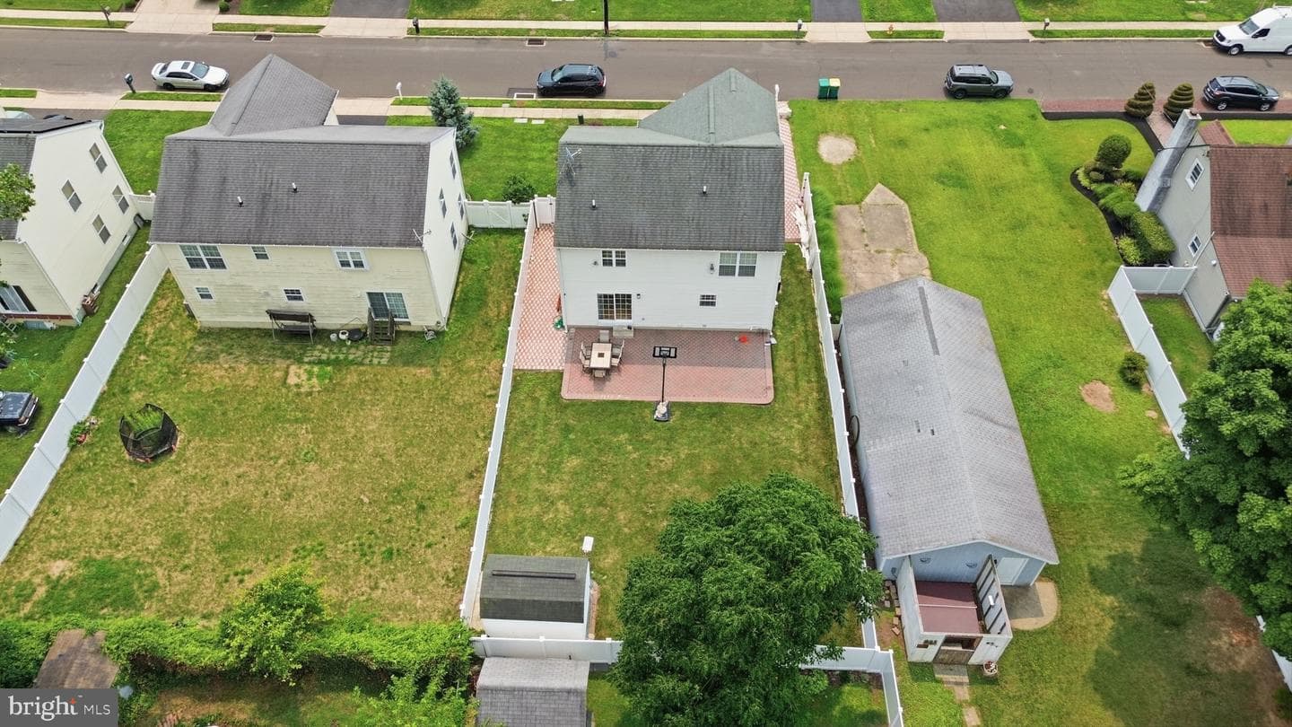 2347 Maple Avenue photo 50
