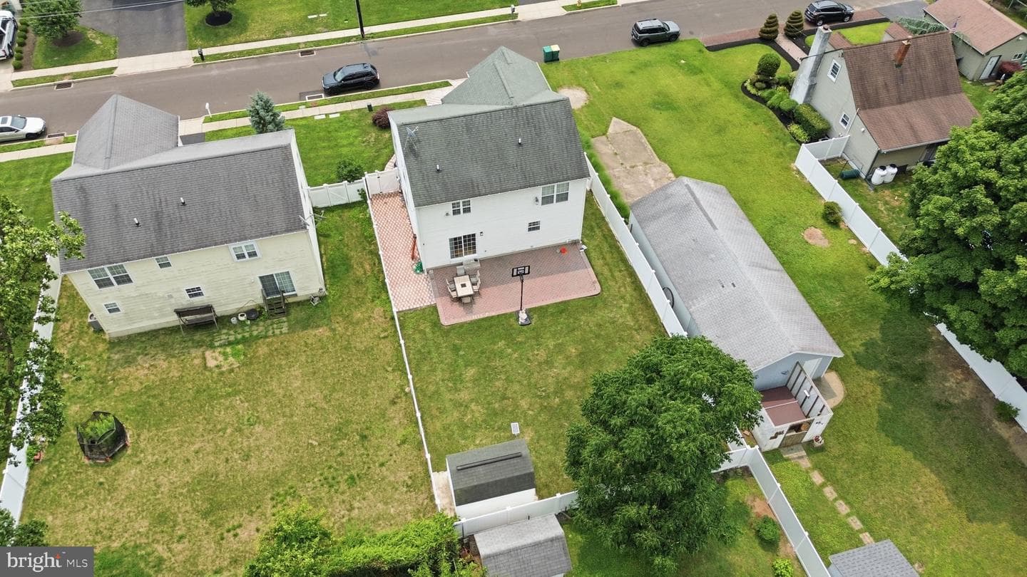 2347 Maple Avenue photo 51