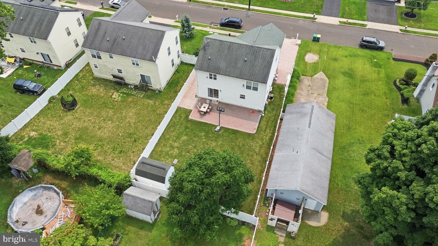 2347 Maple Avenue photo 52