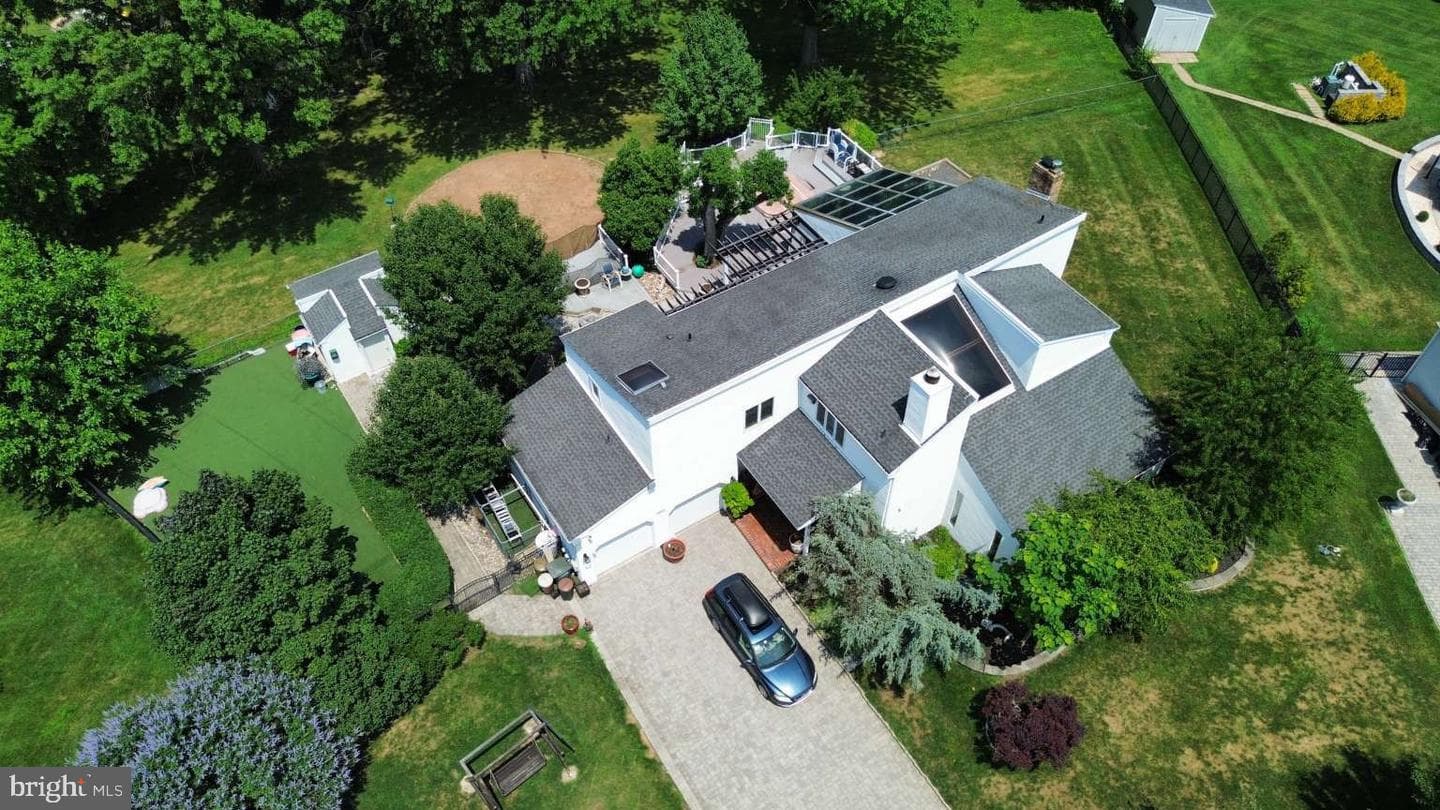 222 Vermeer Drive photo 3
