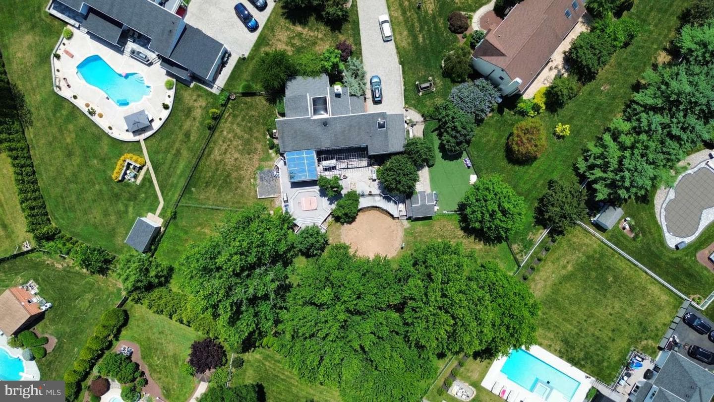 222 Vermeer Drive photo 4