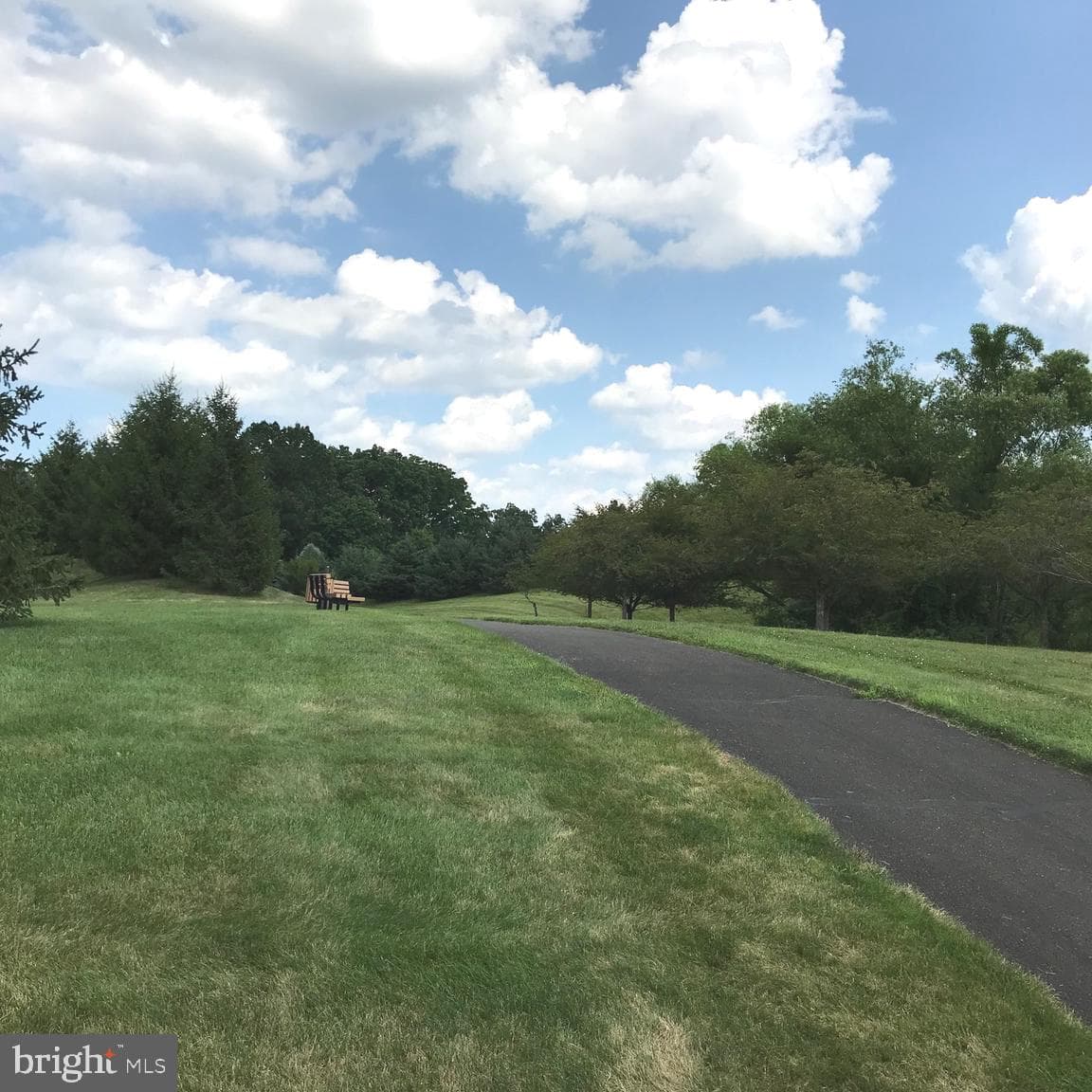 2326 Meridian Blvd photo 35