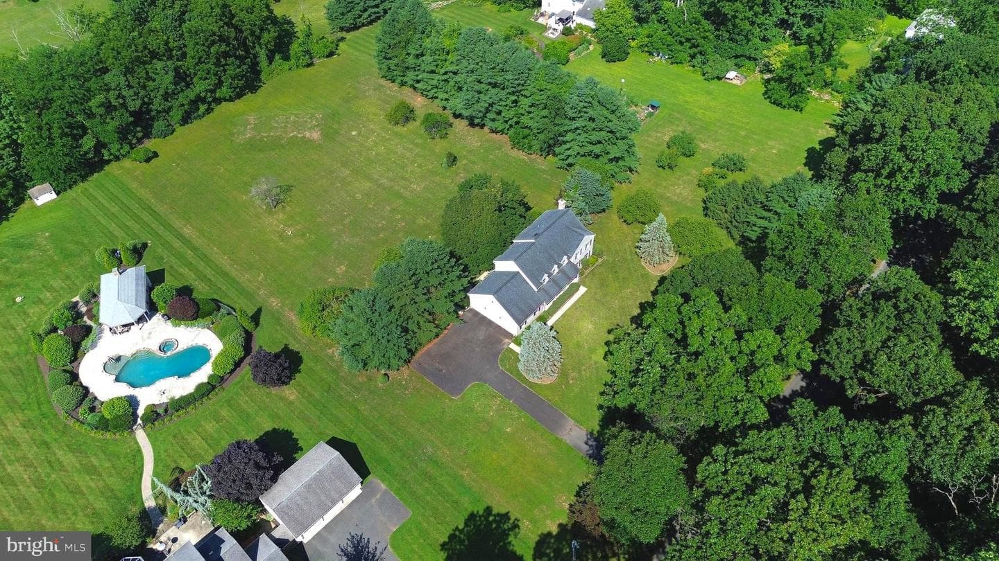 2050 Miller Road photo 40