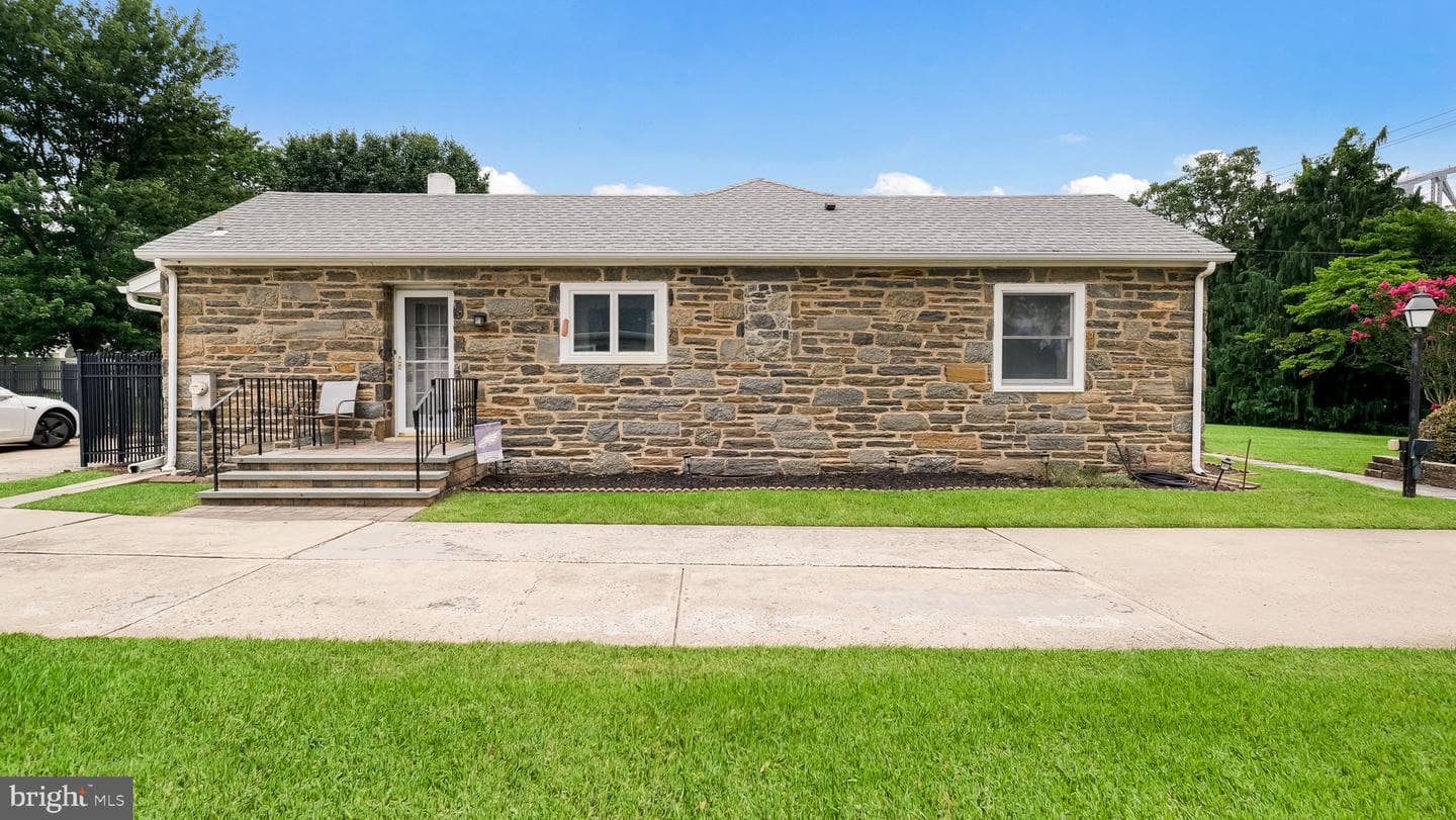 6609 N Radcliffe Street photo 26