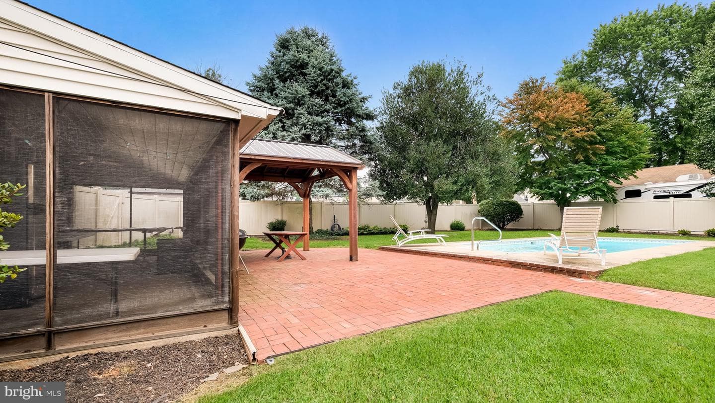 6609 N Radcliffe Street photo 36