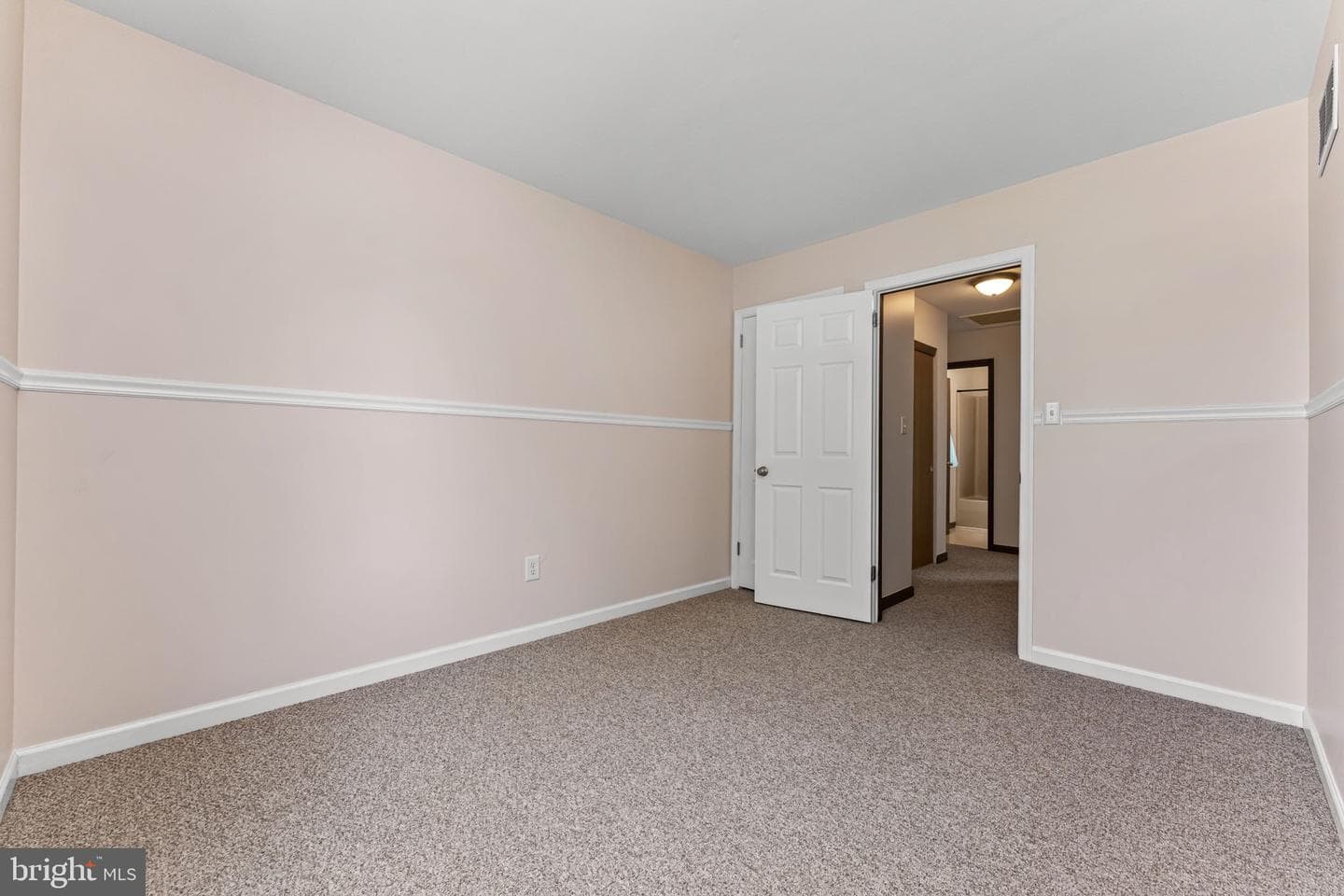 221 Pennwood Drive photo 15