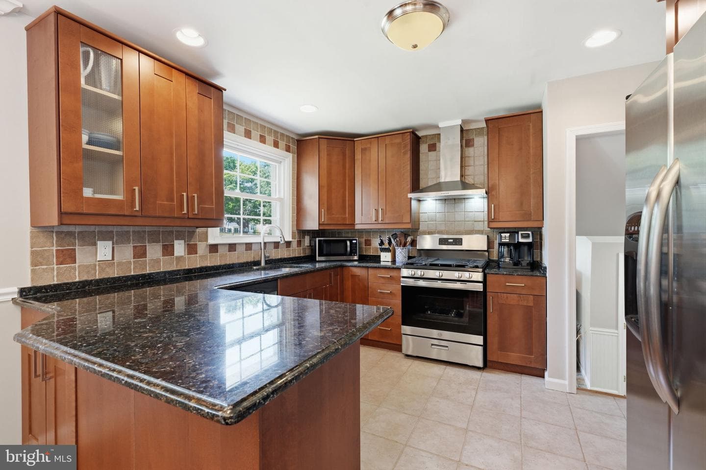 686 Cheryl Drive photo 13
