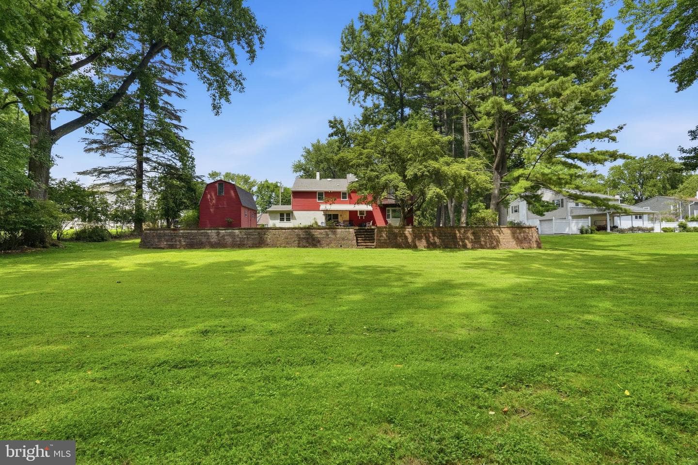 136 Chapel Drive photo 35