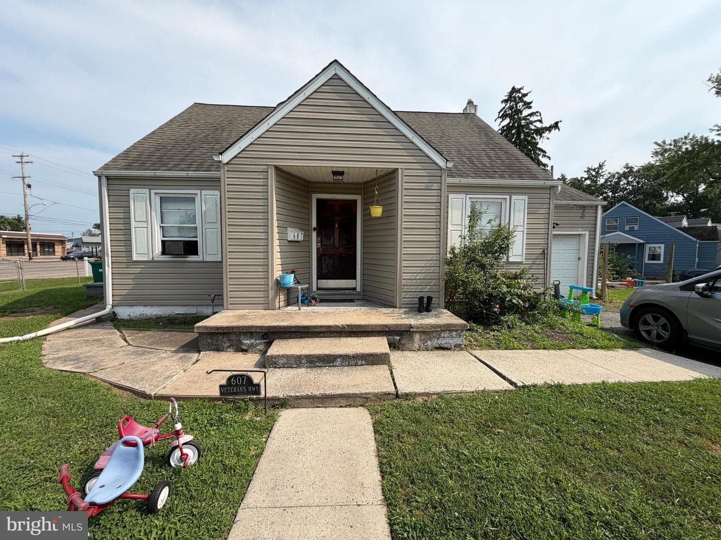 607 Veterans Highway, Bristol
