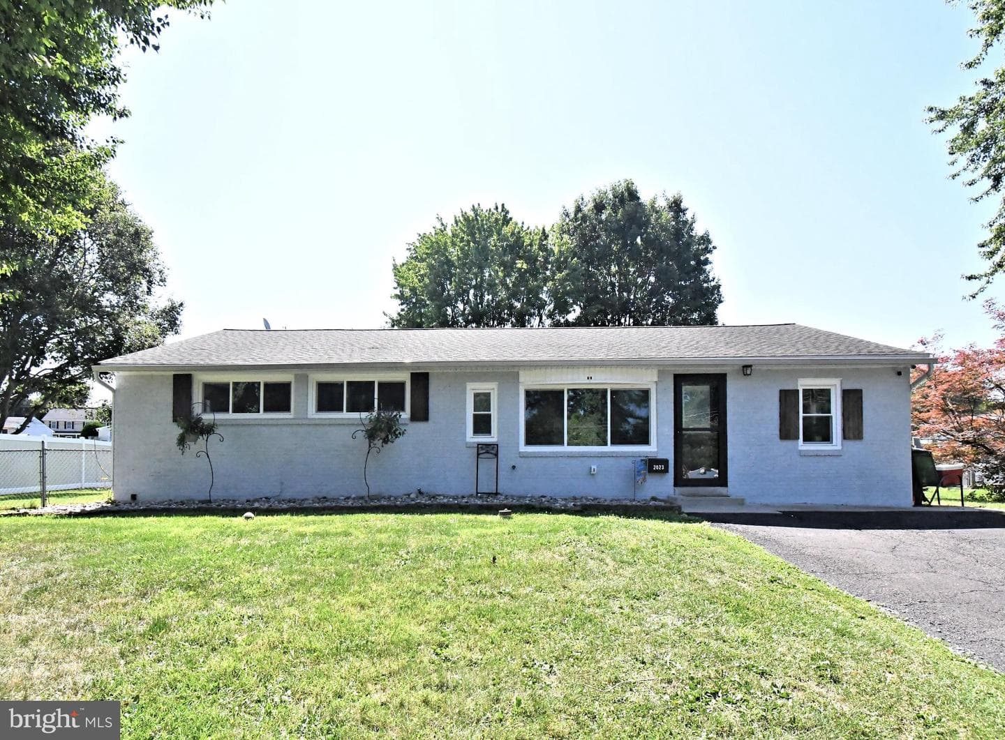 2023 Lockwood Lane photo 3