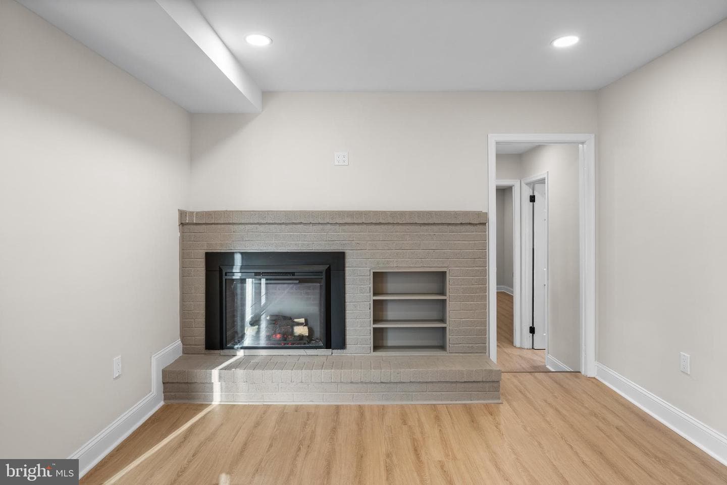 682 Woodlyn Drive photo 18
