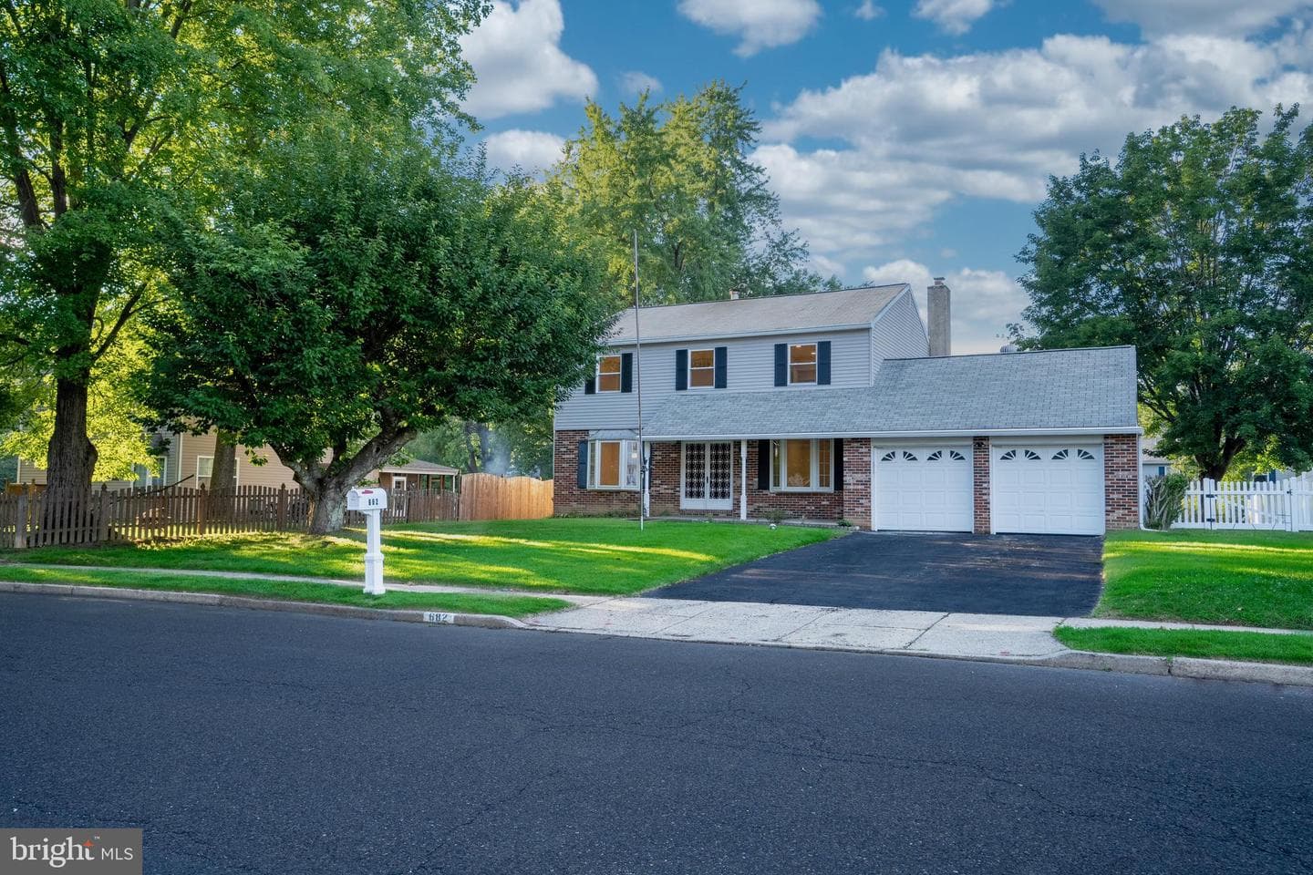 682 Woodlyn Drive photo 3
