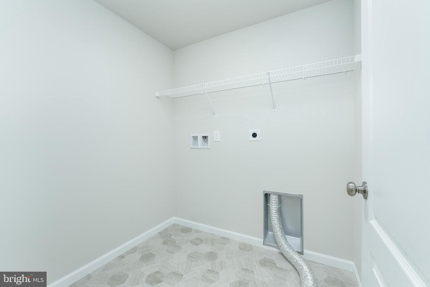 12 Cheltenham Lane photo 37