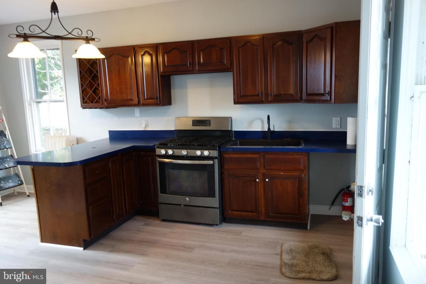 311 E Garfield Street photo 10