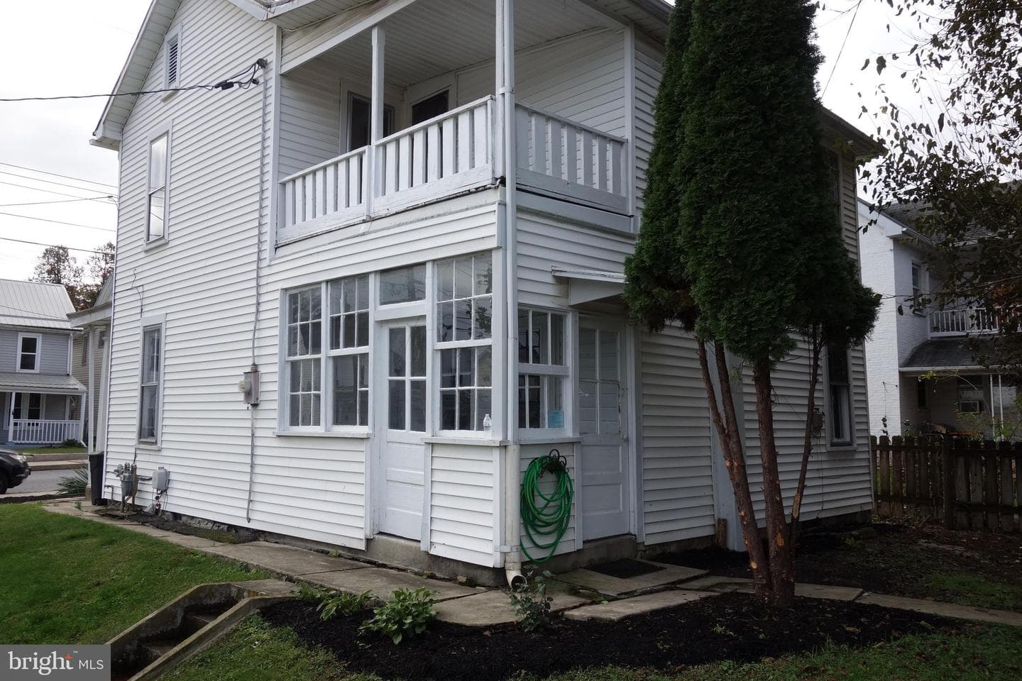 311 E Garfield Street photo 4