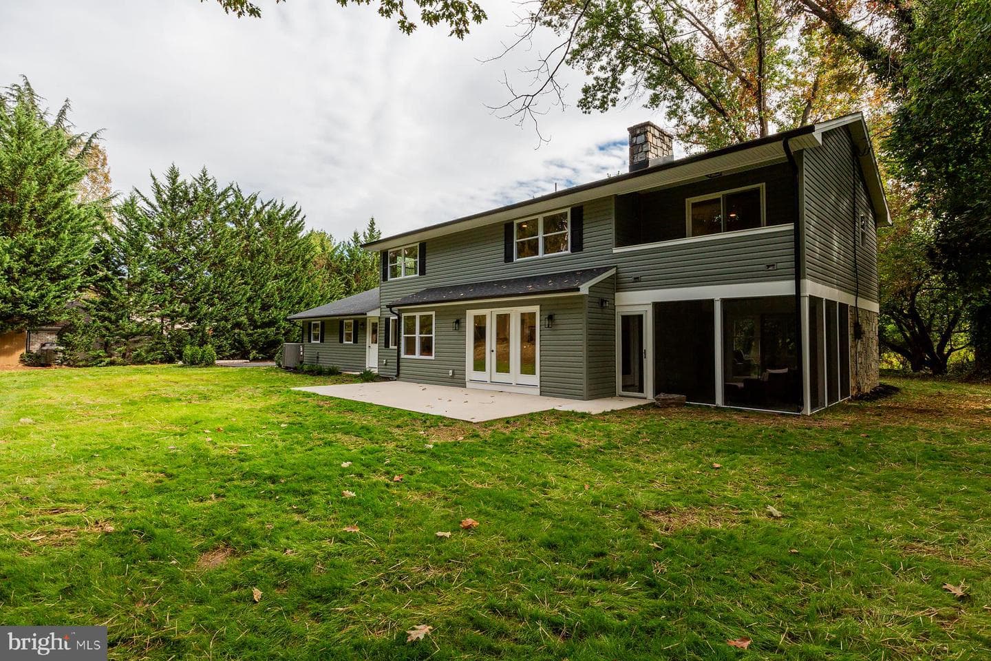 908 W Walnut Street photo 12