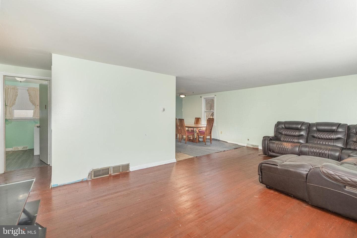 93 Beard Road photo 4