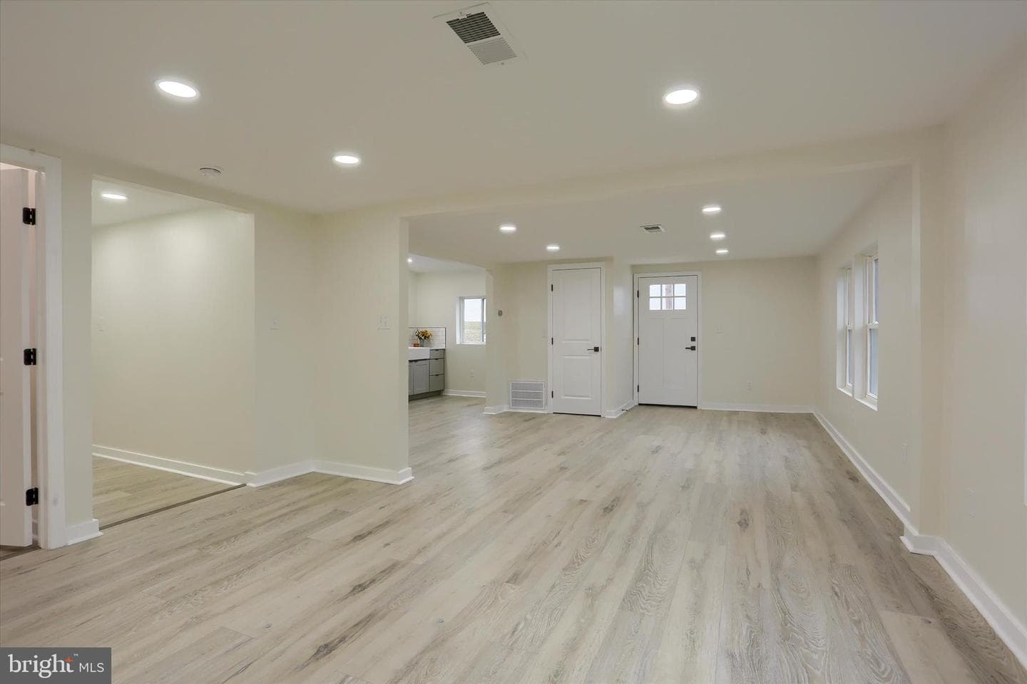 393 Sherwood Drive photo 13