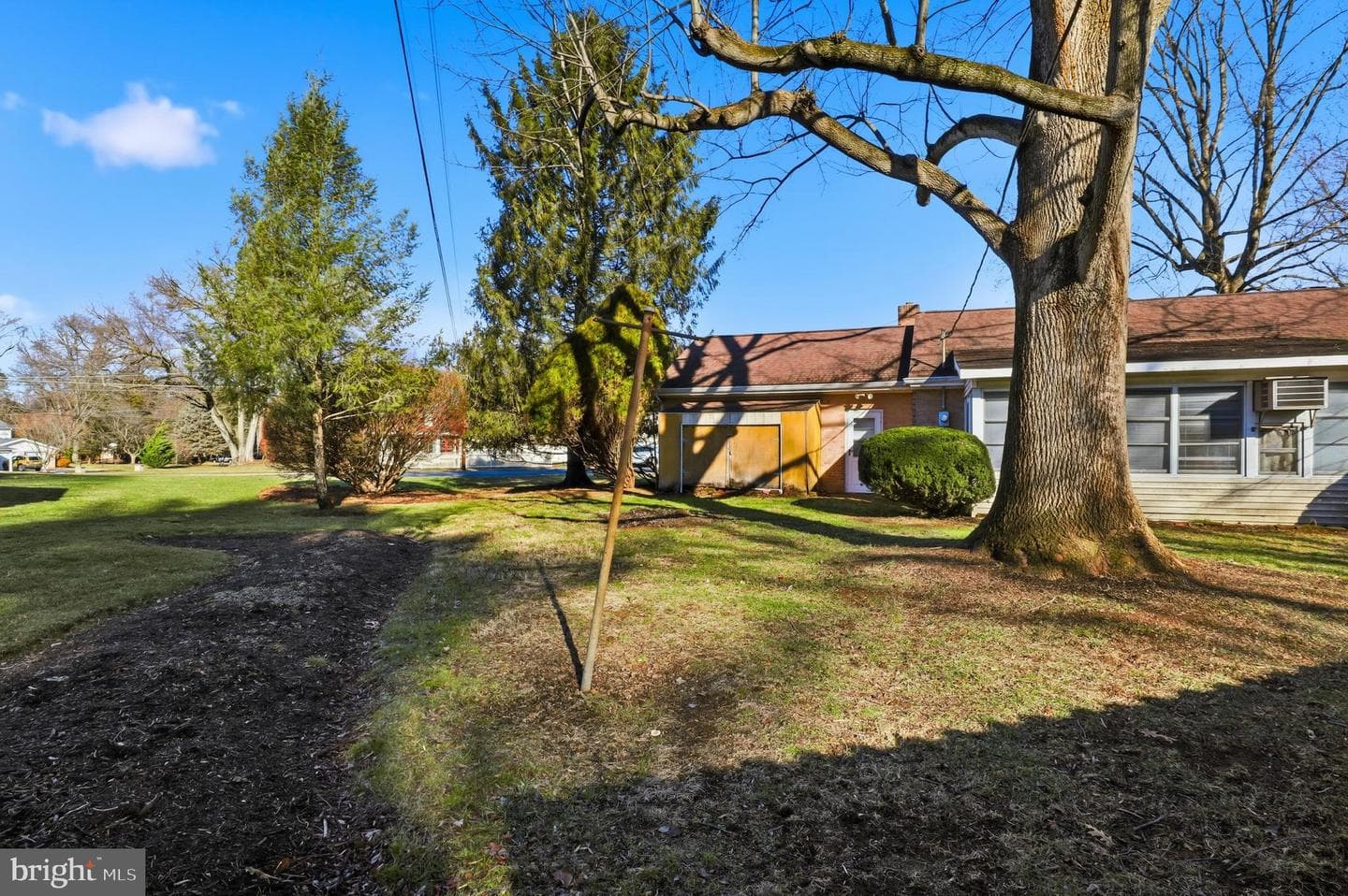 714 Noble Blvd photo 41