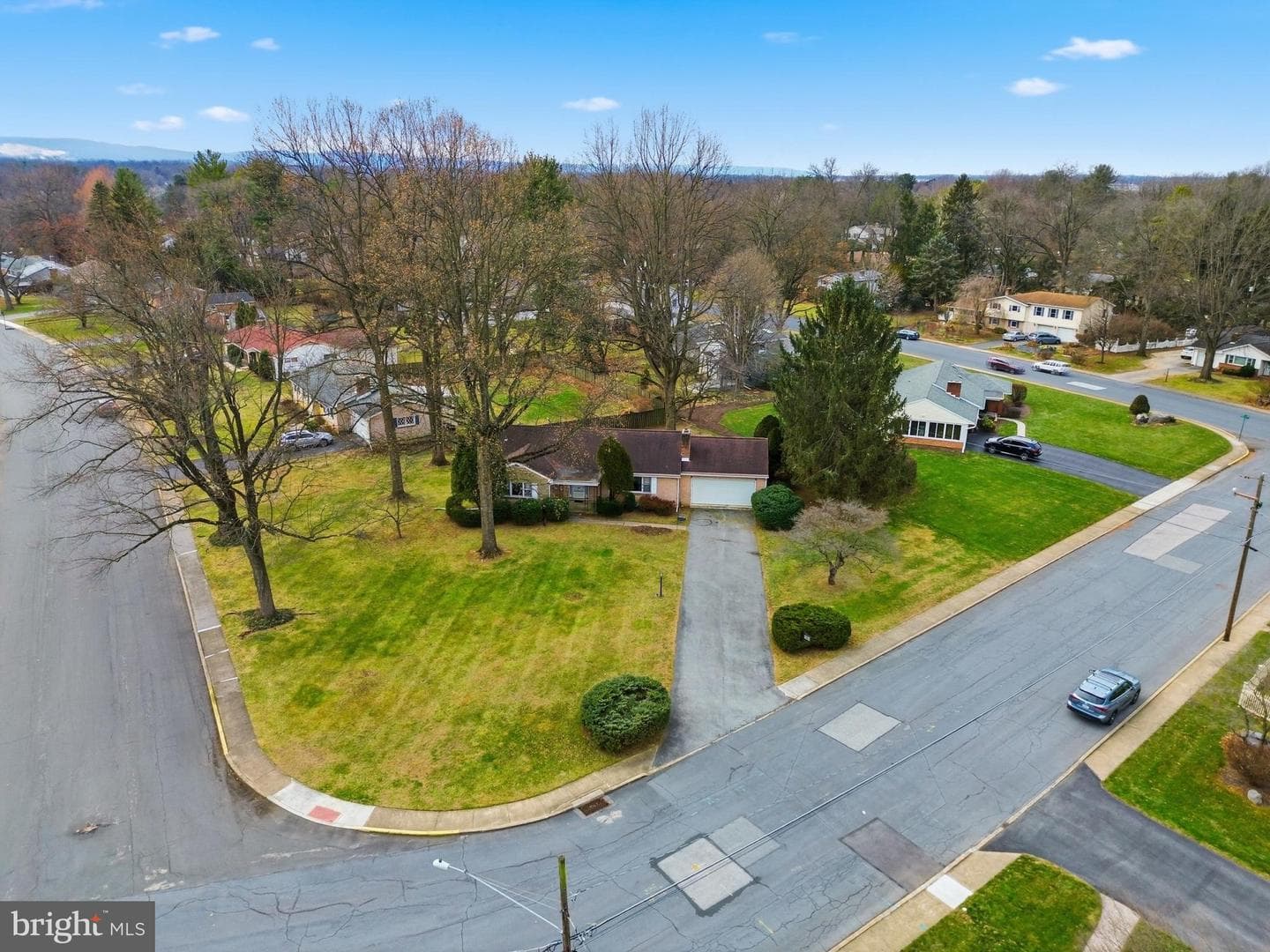 714 Noble Blvd photo 46