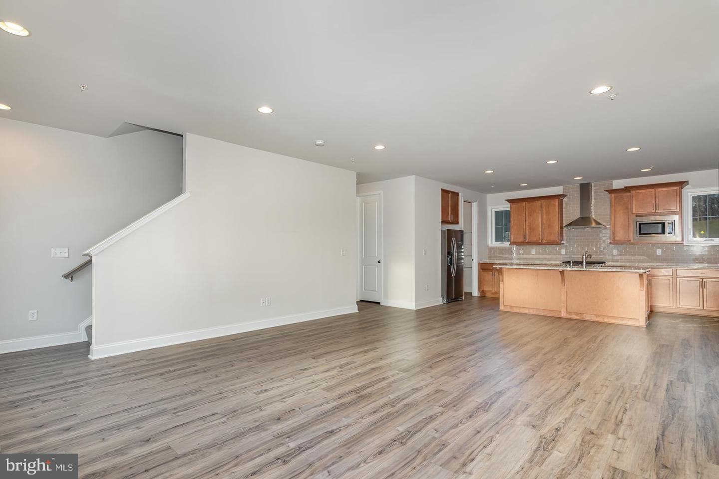 3242 Parade Street photo 9