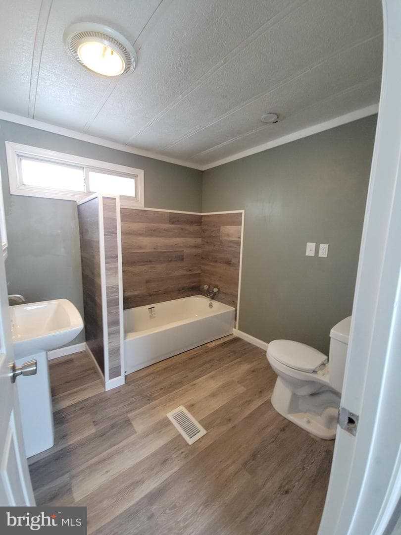 7 Buttonwood Lane photo 9