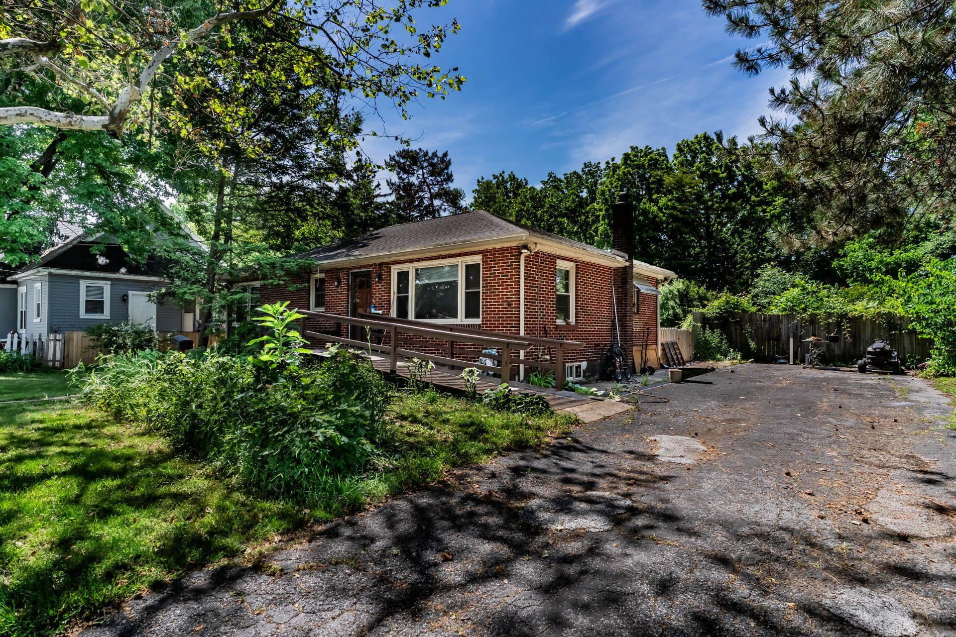 351 Lowther Street photo 20