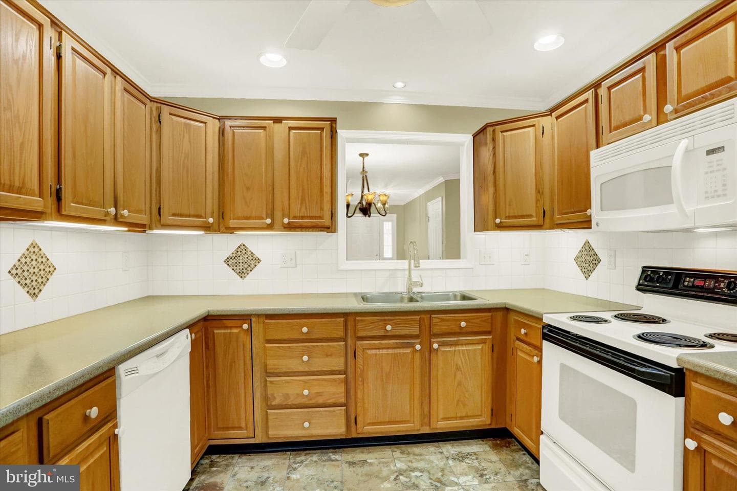 1442 Maplewood Drive photo 13