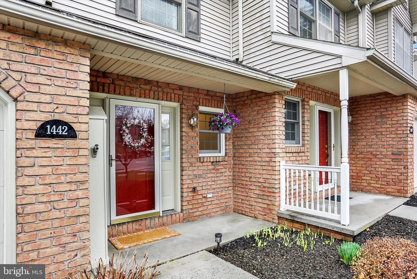 1442 Maplewood Drive photo 4