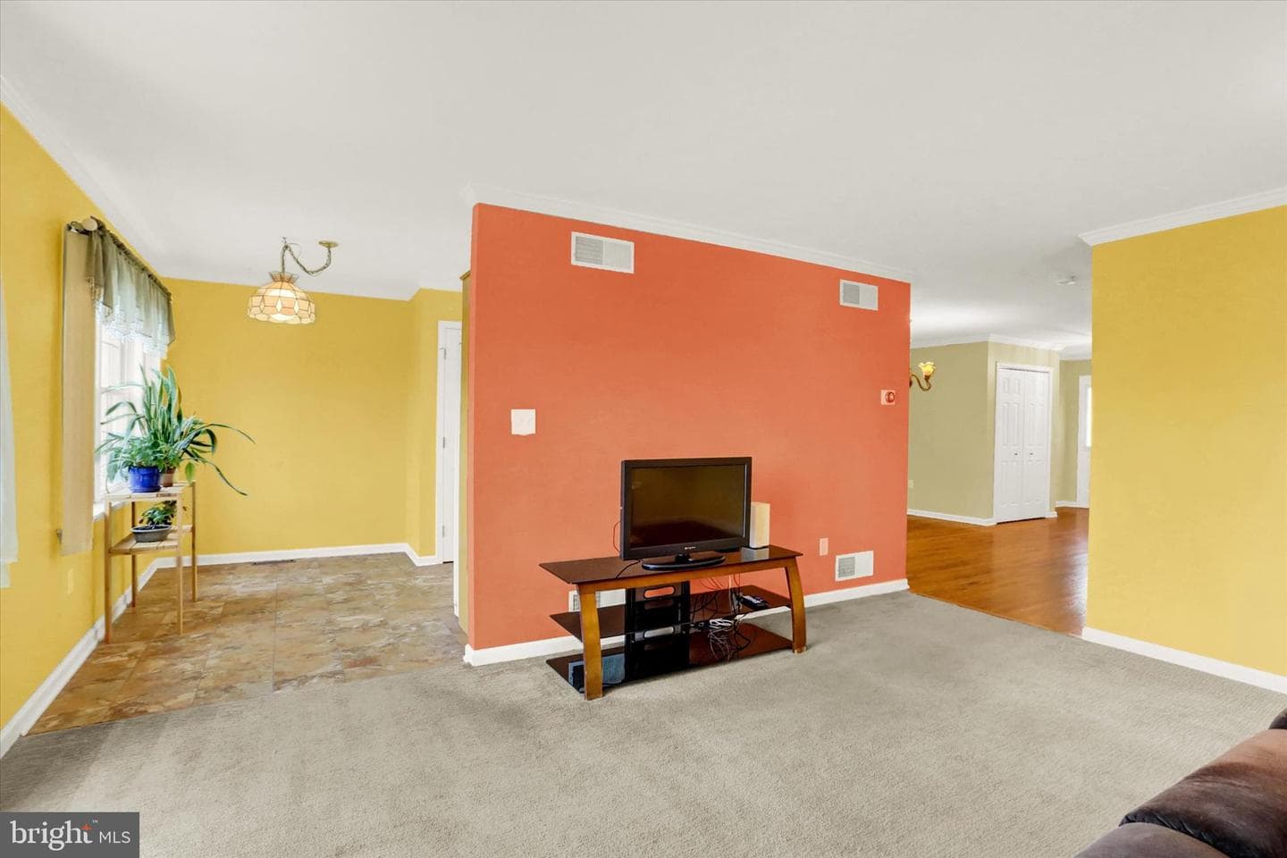 1442 Maplewood Drive photo 9
