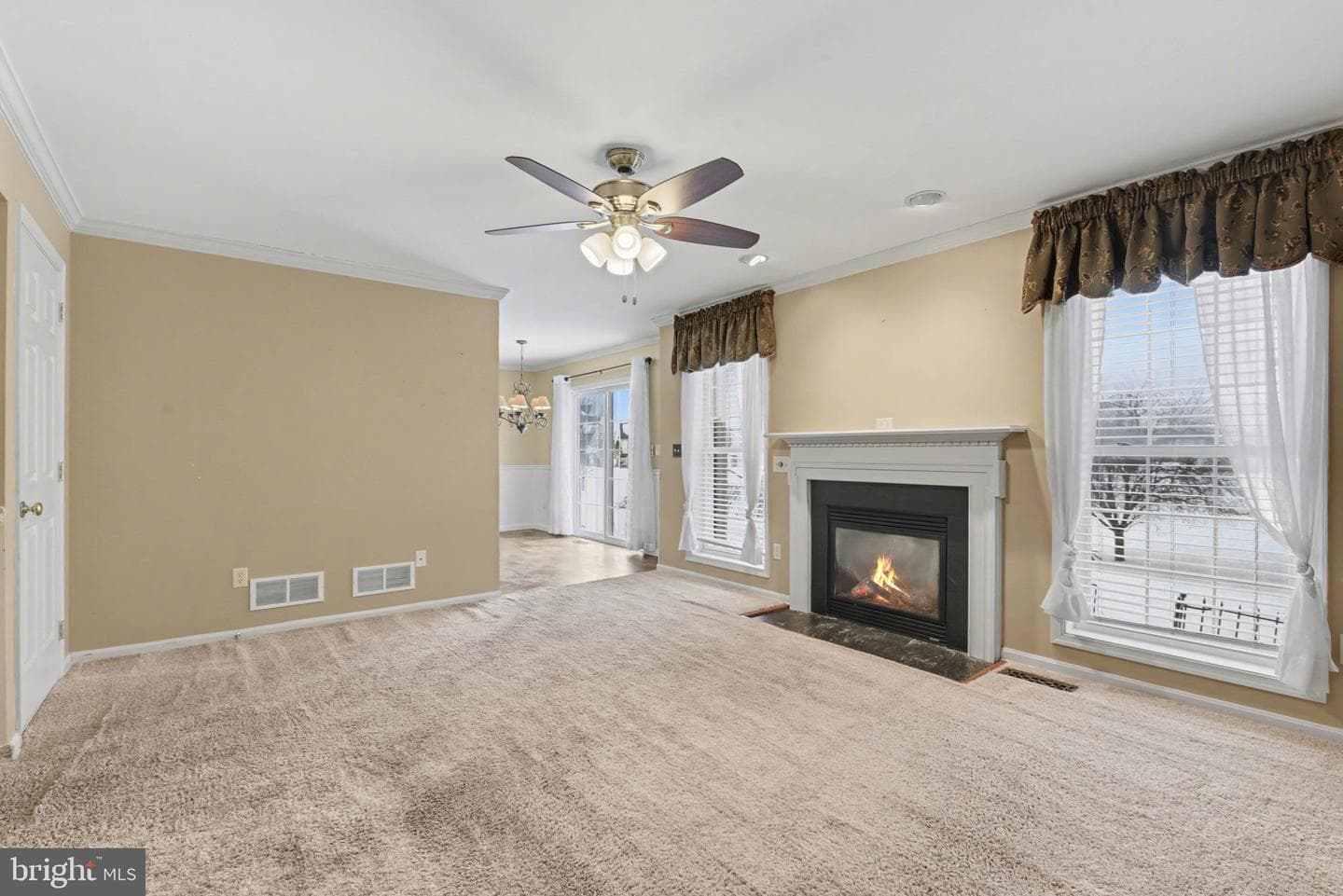 127 Coventry Drive photo 4