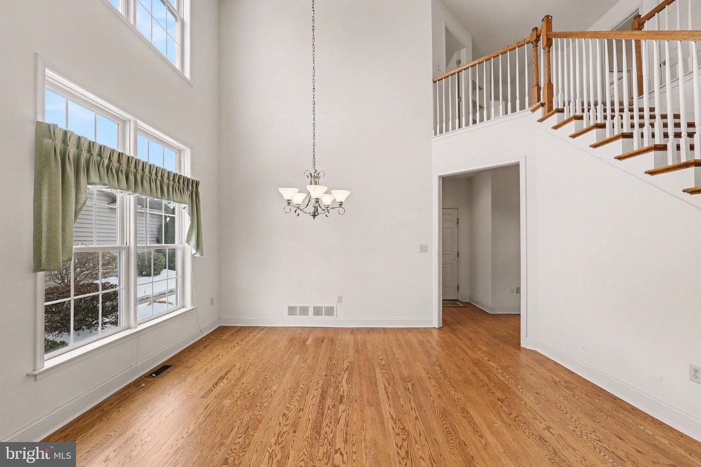 5445 Rivendale Boulevard photo 8