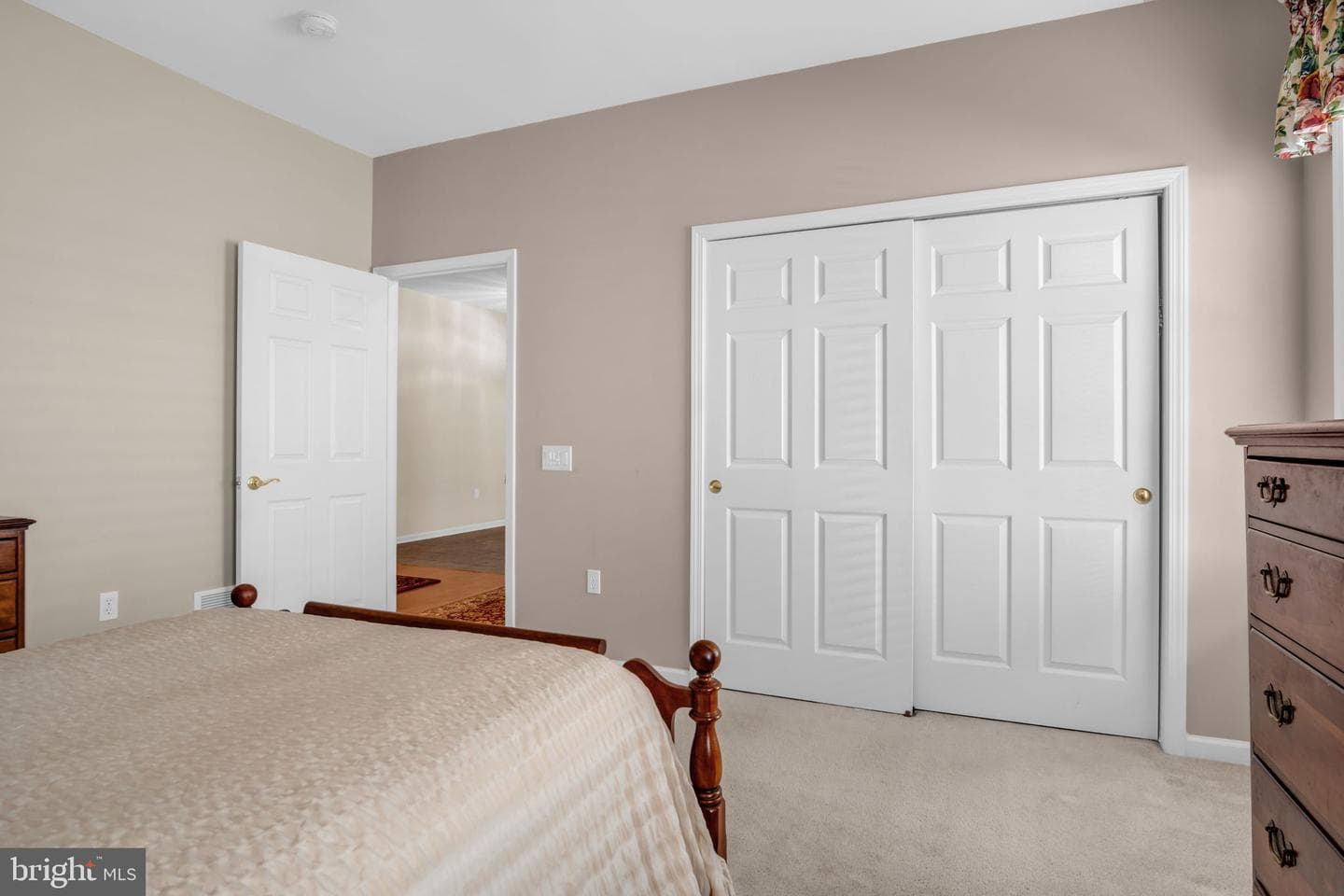 288 Founders Way photo 24