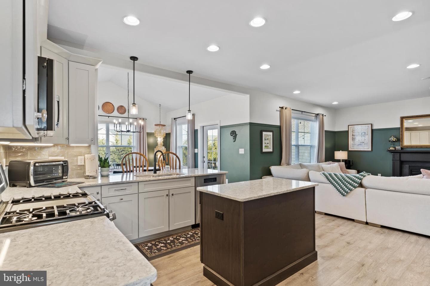 112 Kensington Place photo 13