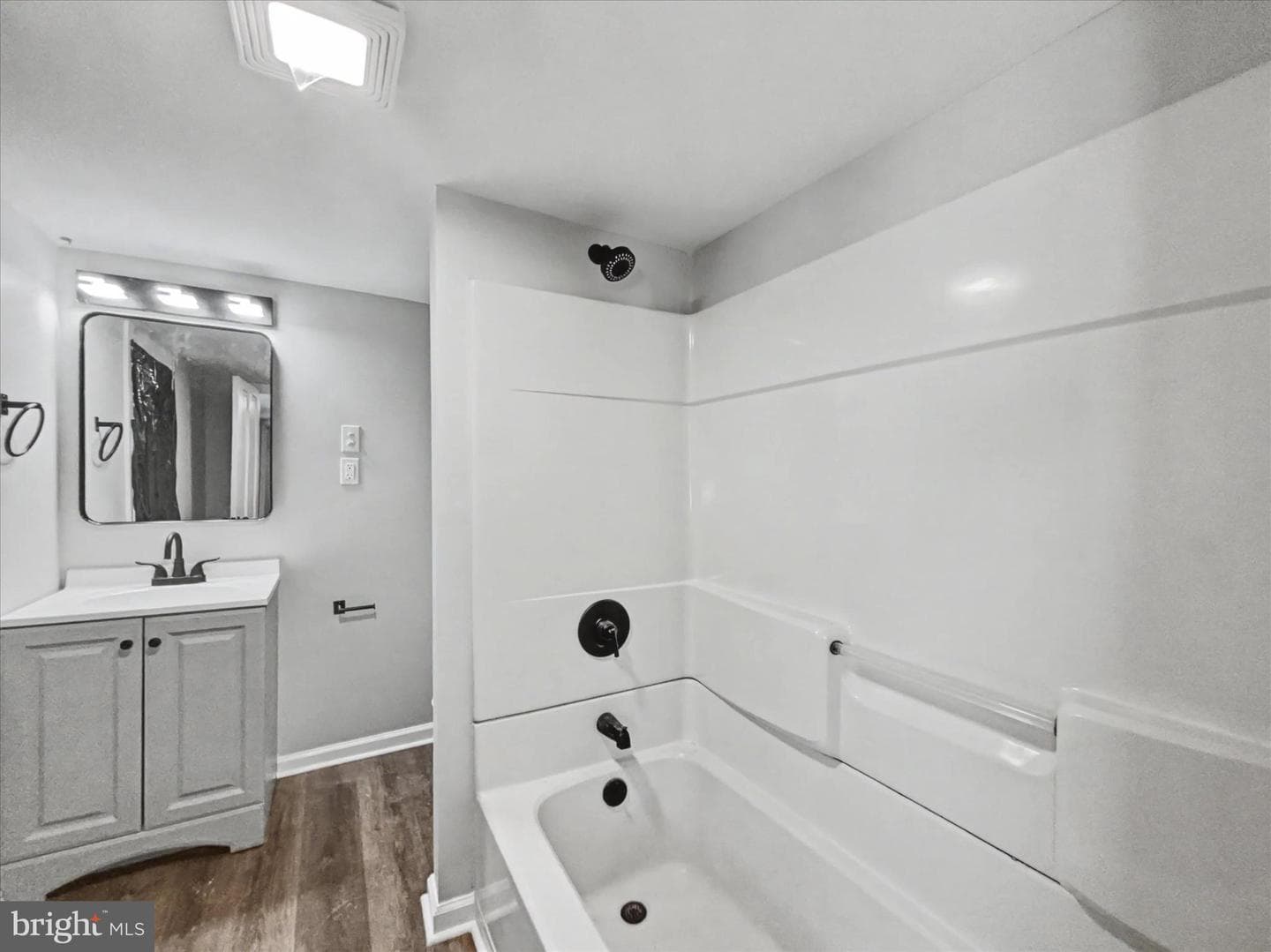 229 Hill Street photo 19