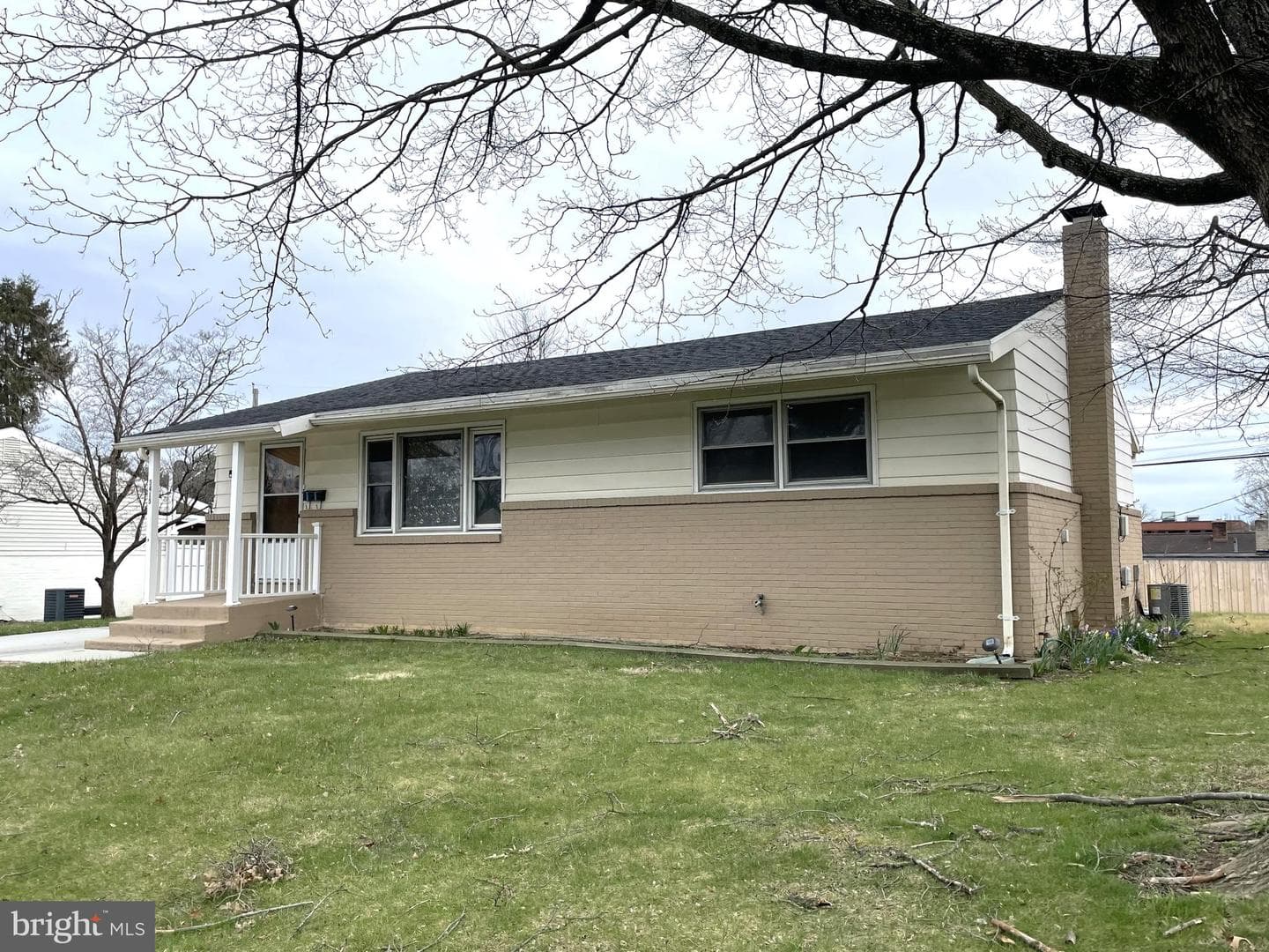 3415 Hawthorne Drive photo 3