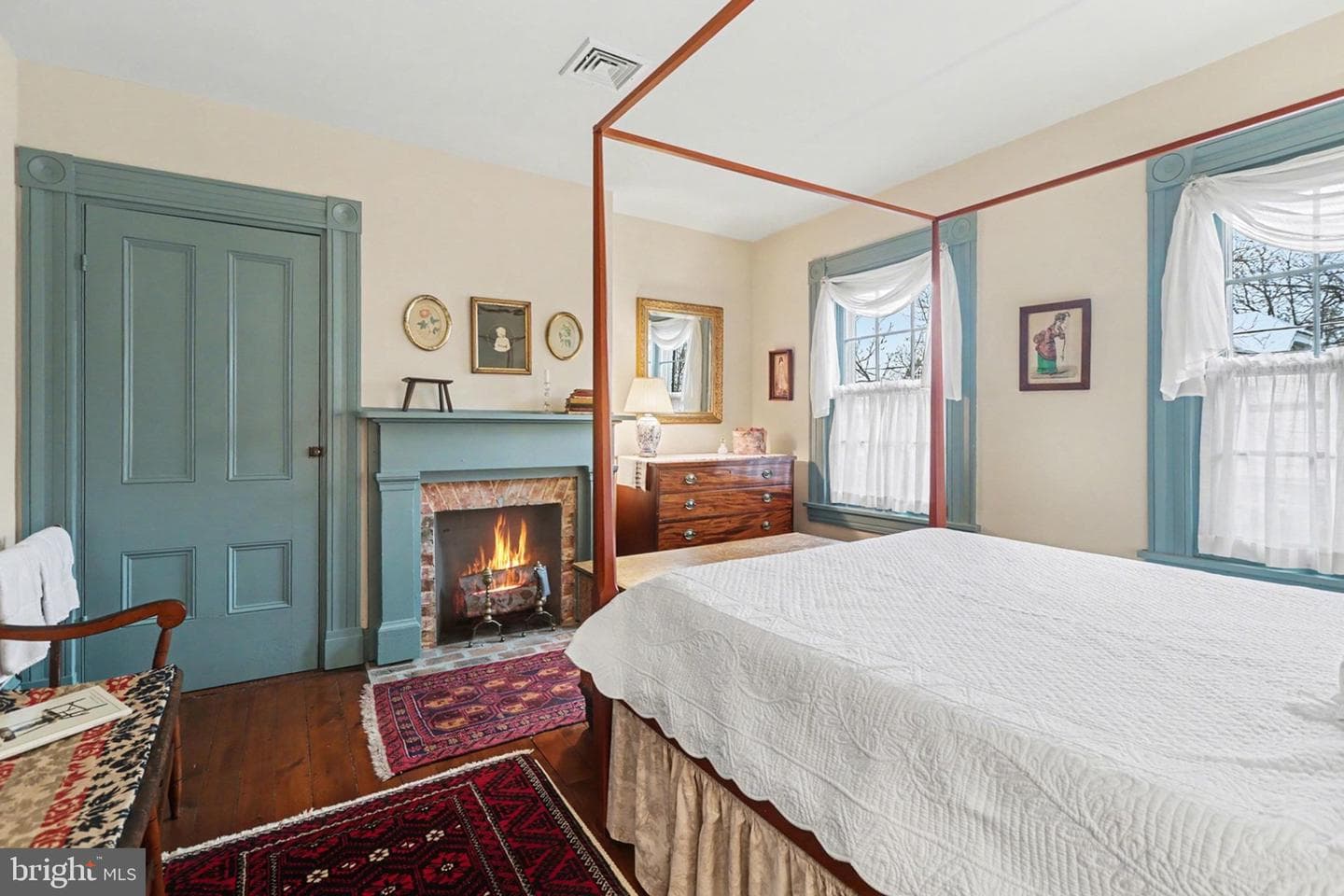 136 W Pomfret Street photo 20