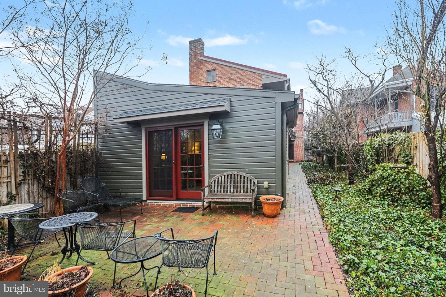 136 W Pomfret Street photo 43
