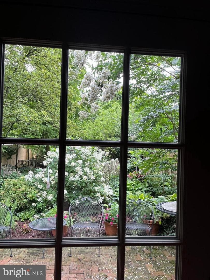 136 W Pomfret Street photo 49