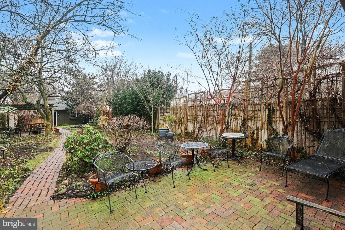 136 W Pomfret Street photo 53