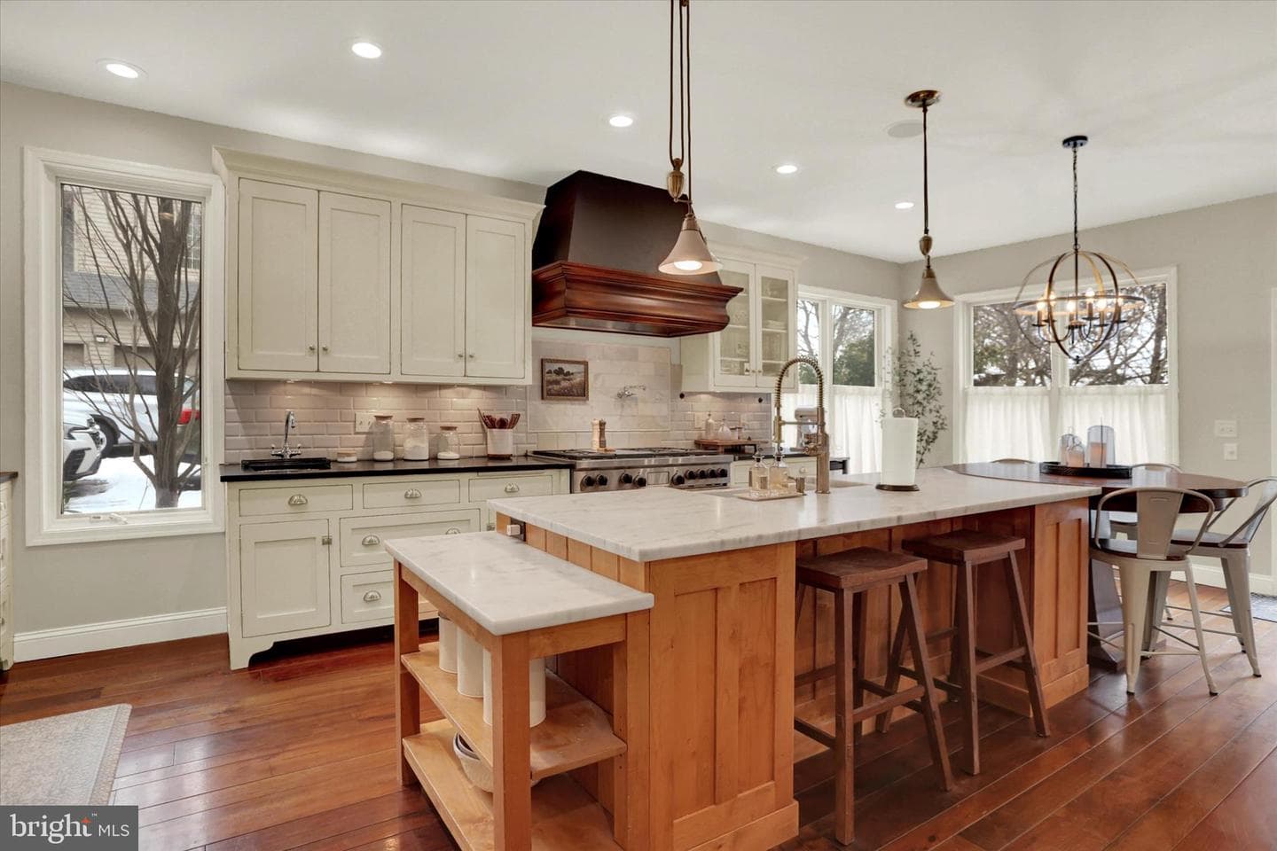 1140 Windsor Road photo 22