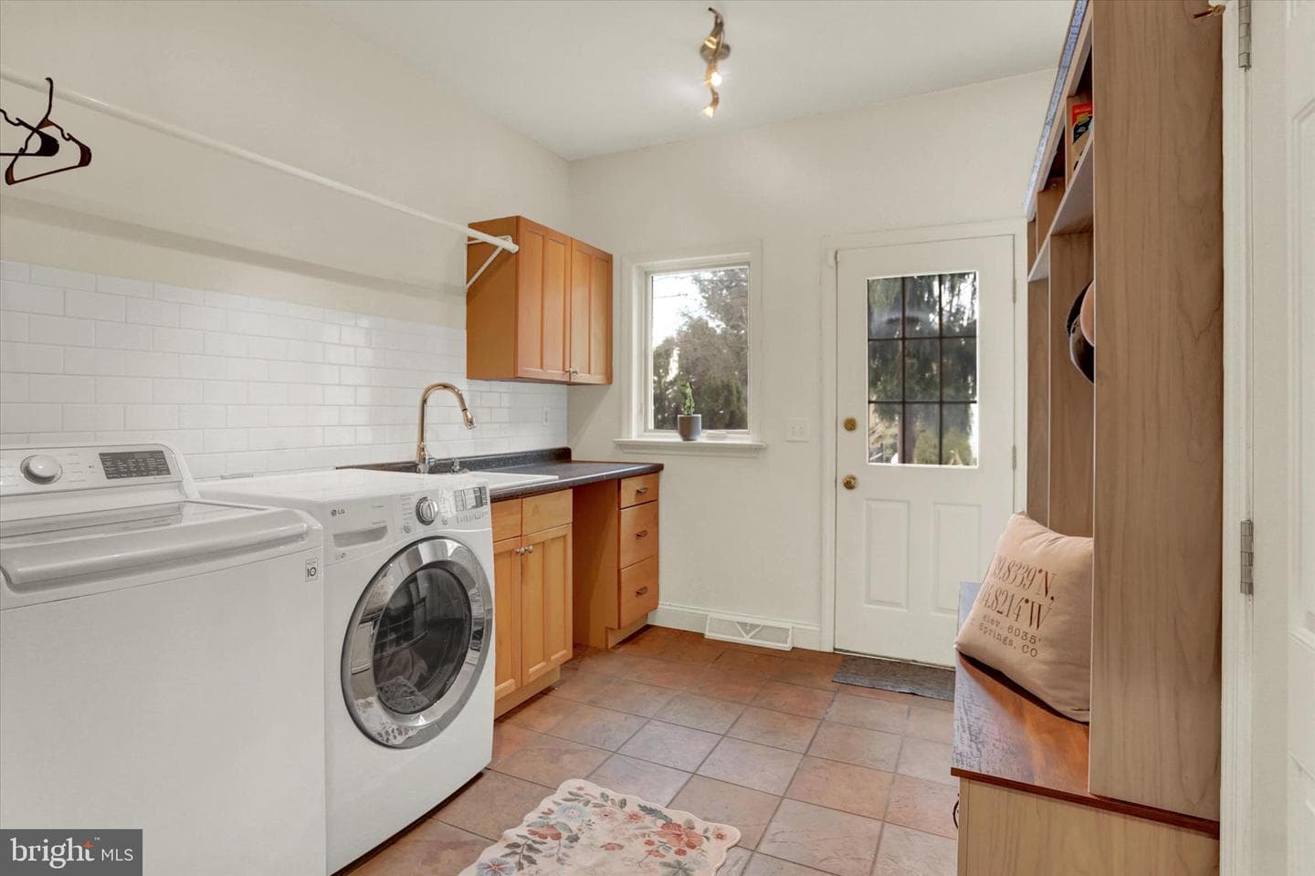 1140 Windsor Road photo 30
