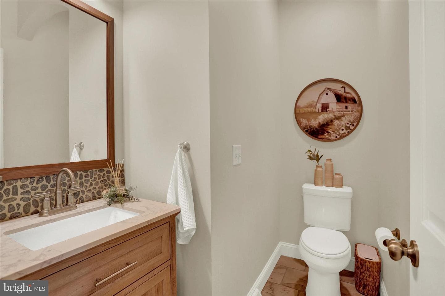 1140 Windsor Road photo 32
