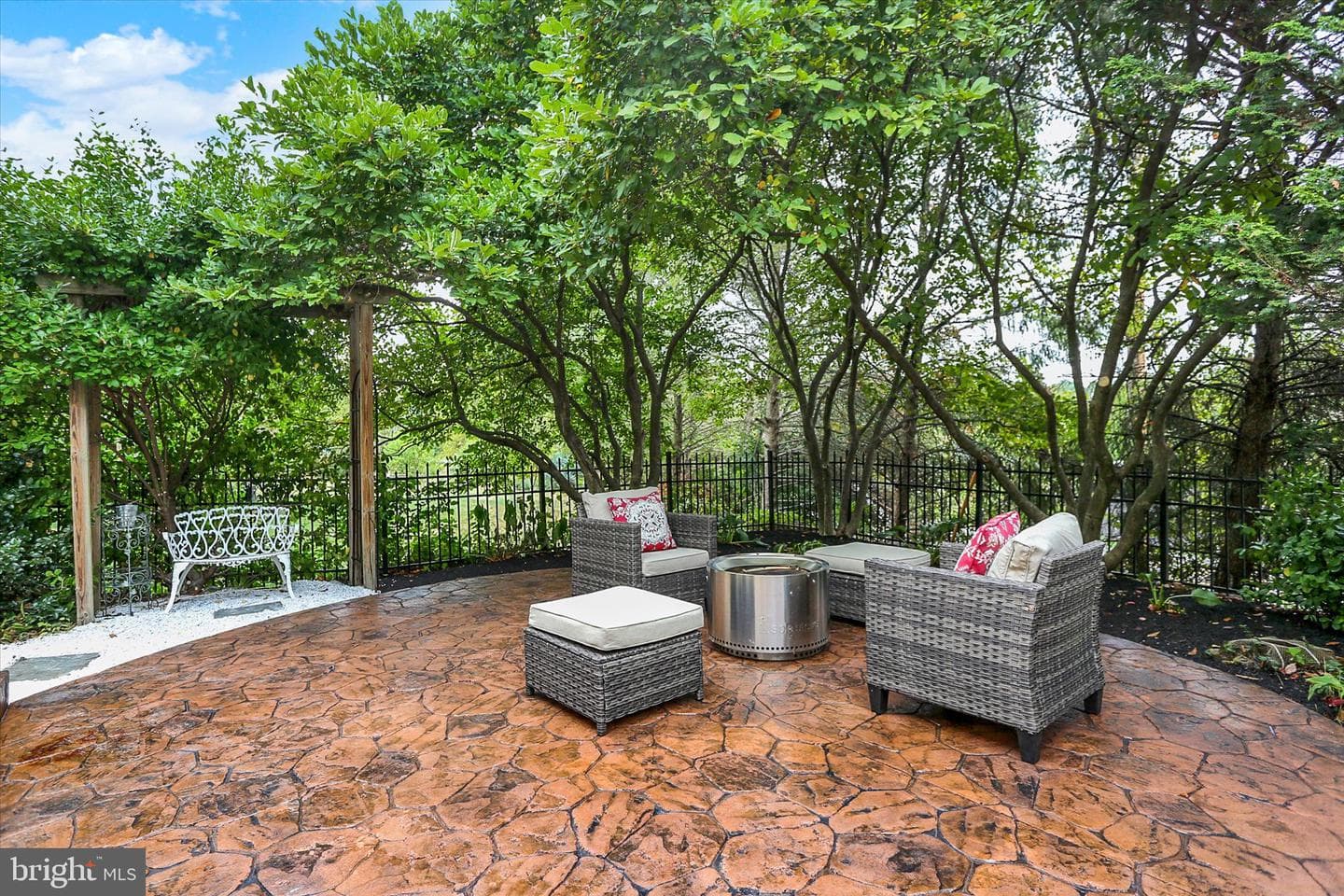 1140 Windsor Road photo 72