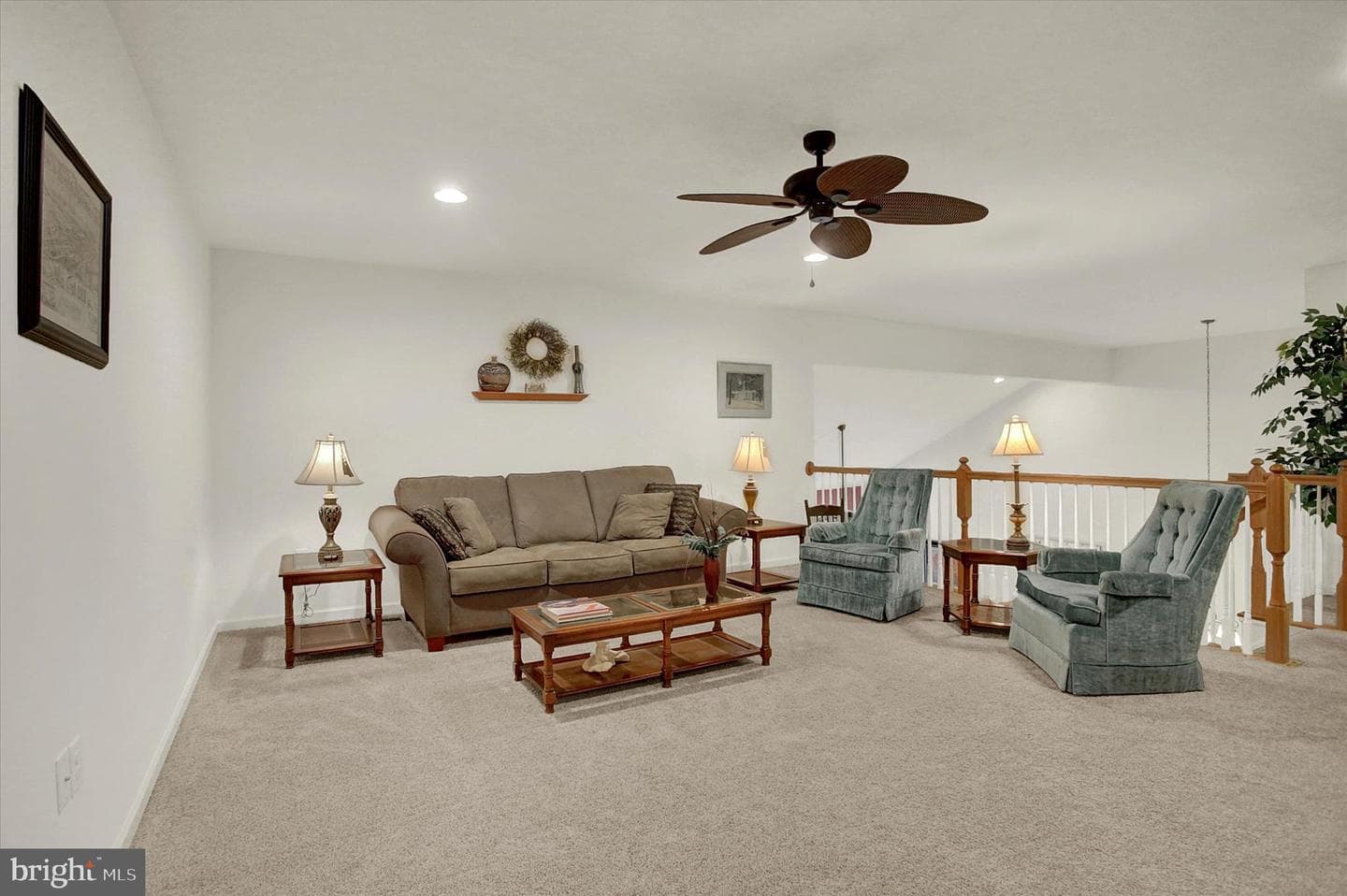 708 Gladstone Court photo 23