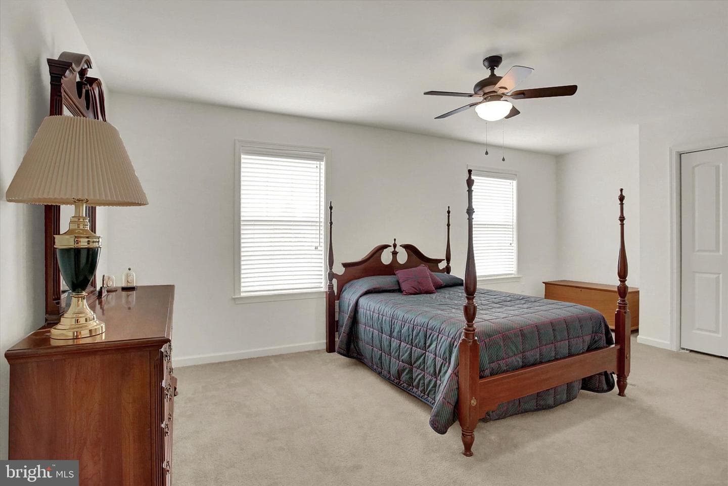 708 Gladstone Court photo 24