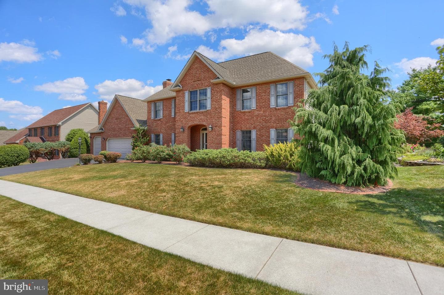 15 Derbyshire Drive photo 3