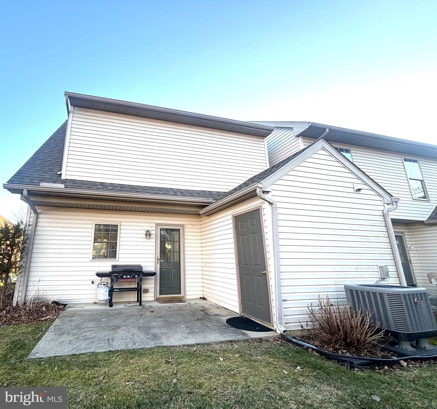 368 Melbourne Lane photo 3
