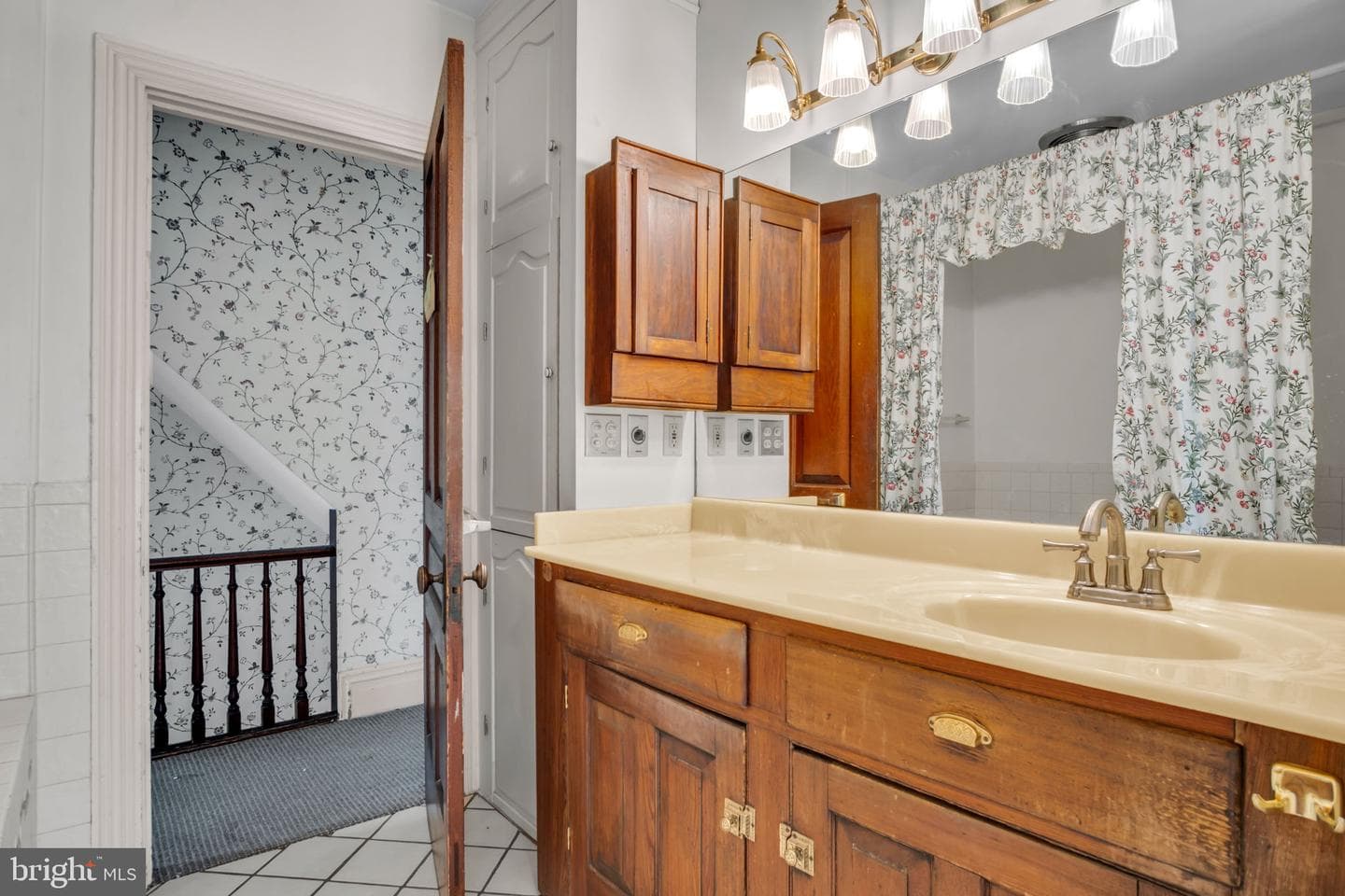 226 Walnut Street photo 8